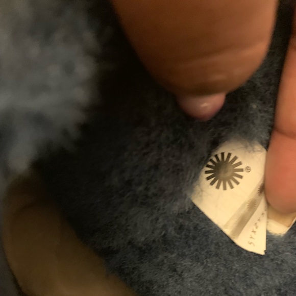 Uggs size 11 - Picture 7 of 8